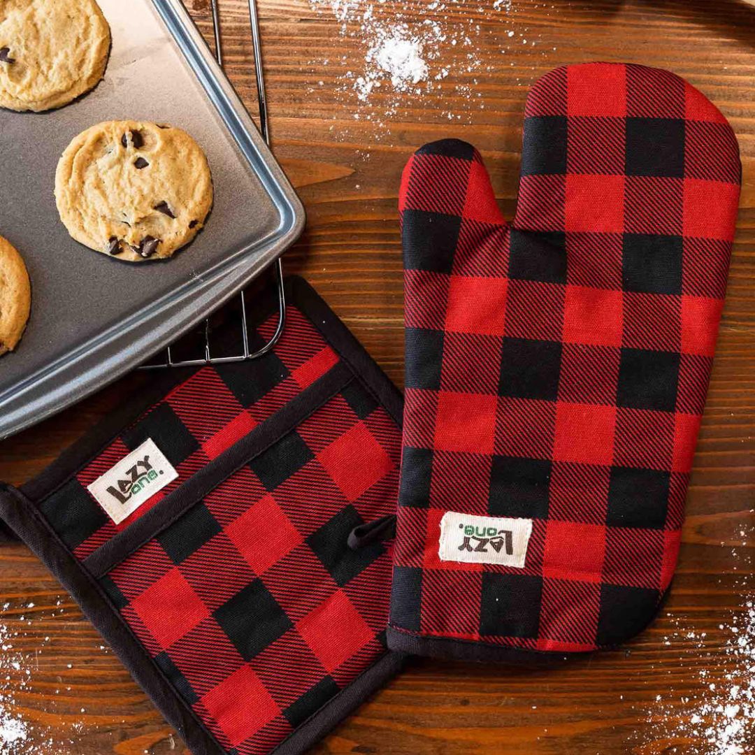 Red Plain Oven Mitt and Pot Holder Set - Classic Kitchen Style