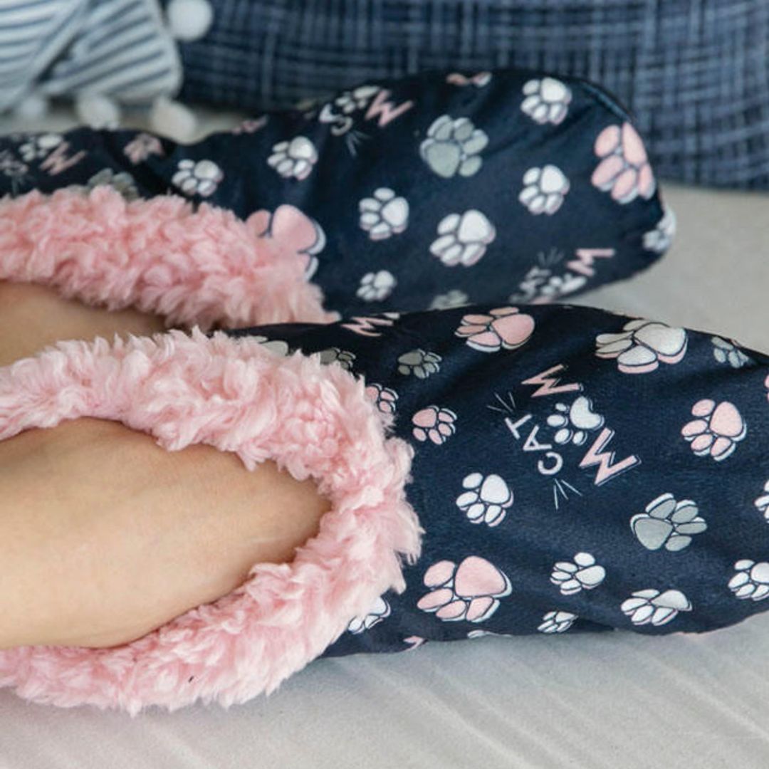 Cat Mom Fuzzy Feet Slippers - Cozy Cat Paw Slippers for Women