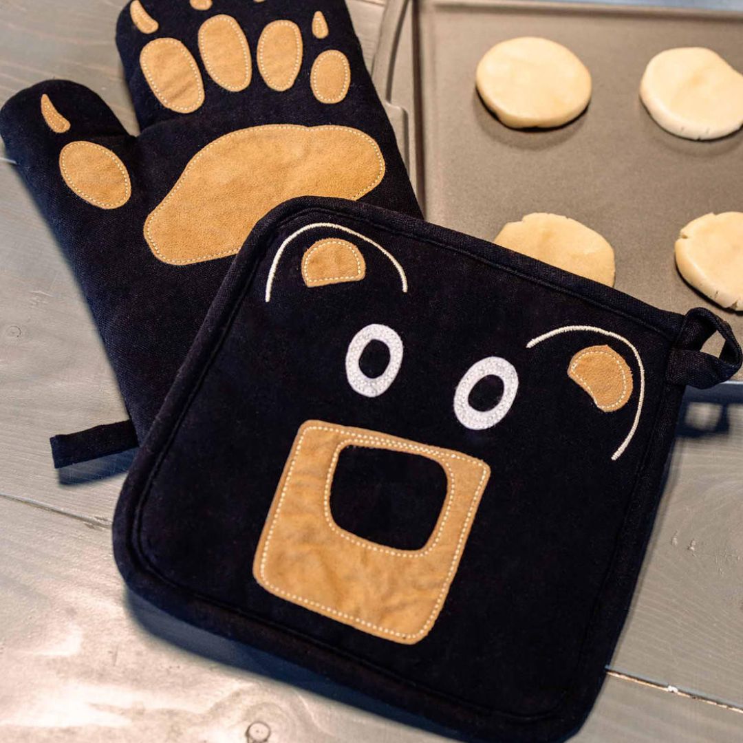 Black Bear Pot Holder and Oven Mitt Combo Pack - Bear-Themed Kitchen Fun